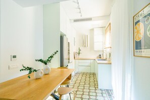 Fridge, microwave, oven, dishwasher - KAZARNE VINTAGE APARTMENT In Zakynthos (Zakinthos)