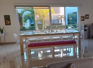 Basic House | Private kitchen | Full-sized fridge, cookware/dishes/utensils - Quinta Moderna Piscina Privada Via Girar (Flandes)