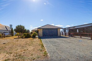 Property grounds - Starlight Haven, Twizel. (Twizel)