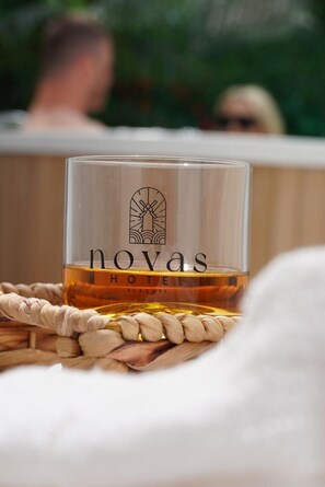 Deluxe Suite, Courtyard View | In-room dining - Novas Hotel Alaçatı (Cesme)