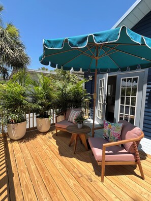 Terrace/patio - Charming 2-bedroom cottage in downtown Mount Dora with RV parking, pets welcome  (Mount Dora)