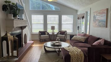 智能電視、書籍