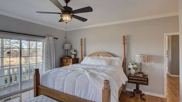 4 bedrooms, desk, iron/ironing board, travel crib