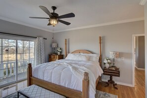 4 Schlafzimmer, Schreibtisch, Bügeleisen/Bügelbrett, Reisekinderbett