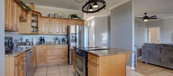 Private Farmhouse Retreat in Shoal Creek