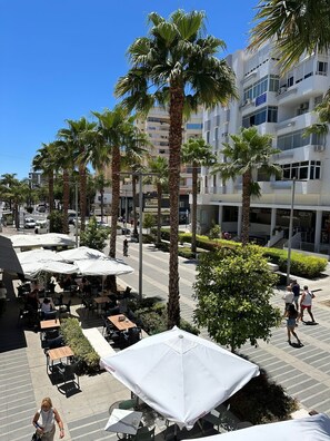 Outdoor dining - Apartment 'Room 2' with Wi-Fi and Air Conditioning (Torremolinos)