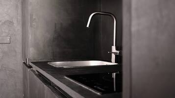 Kühlschrank, Mikrowelle, Ofen, Herdplatte