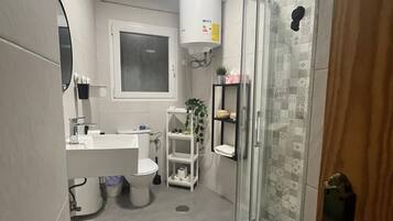 Shower, towels