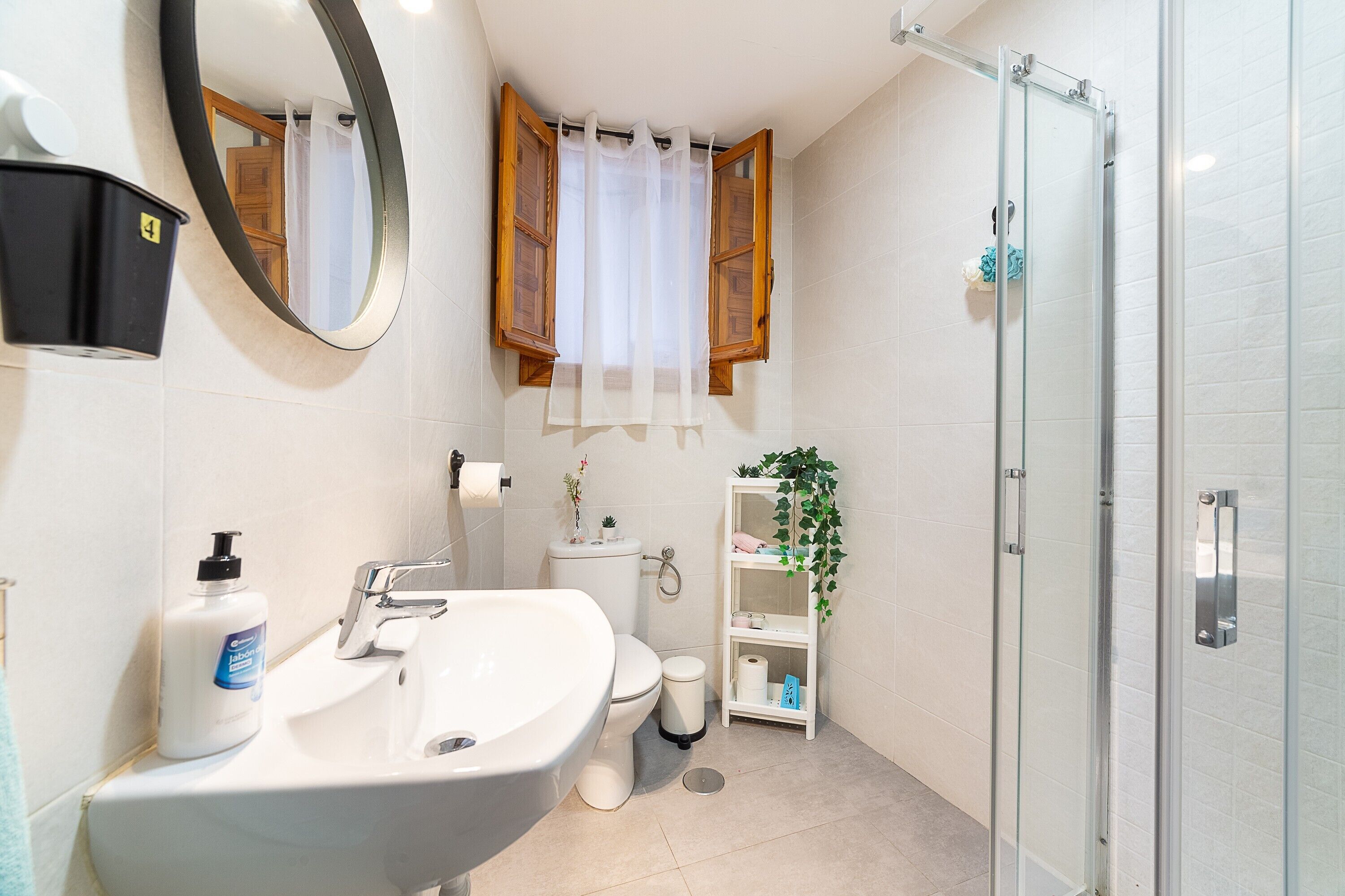 Douche, serviettes fournies