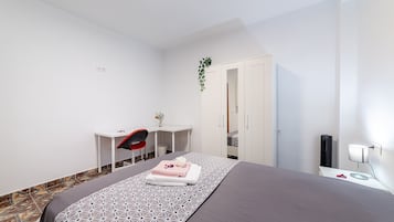 3 bedrooms, iron/ironing board, free WiFi, bed sheets