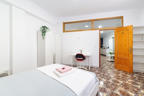 3 habitaciones, tabla de planchar con plancha y wifi gratis
