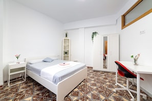 3 dormitorios, tabla de planchar con plancha, wifi gratis y ropa de cama