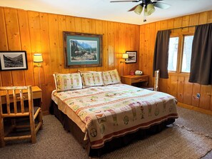 Standard Room | Free WiFi, bed sheets - Blackwater Creek Ranch (Cody)