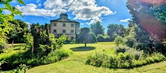 Scottish Estate dating back to 1746, charming 6 person cottage with hot tub