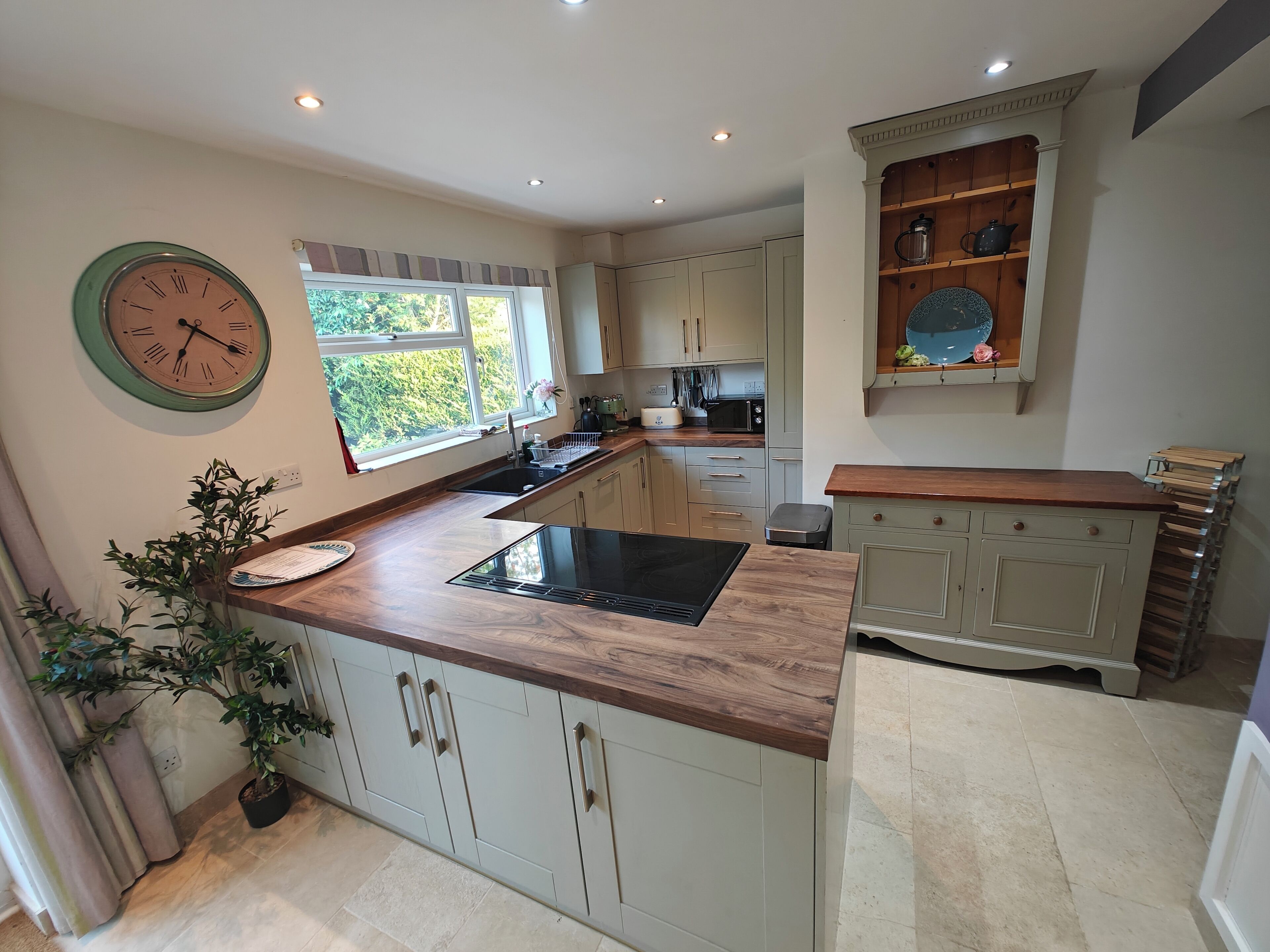 บ้านพัก | ครัวส่วนตัว | ตู้เย็น, ไมโครเวฟ, เตาอบ, เตาประกอบอาหาร