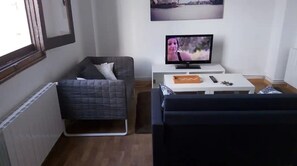 TV - Apartment 'Modern Flat Valencia' with Balcony and Wi-Fi (València)