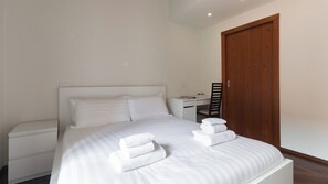 2 chambres, fer et planche à repasser, Wi-Fi gratuit, draps fournis