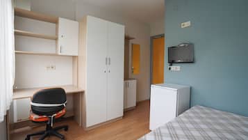 Single Room, City View | Premium bedding, desk, free WiFi, bed sheets