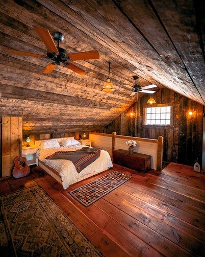 Enjoy this authentic and cozy VT Barn with Brand New Hot Tub
