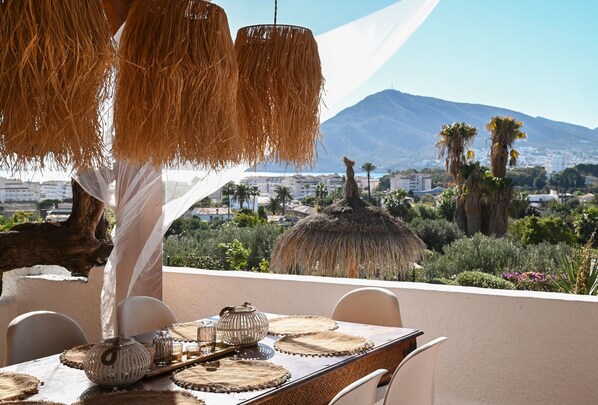 Outdoor dining - Villa 'Samar Altea Grupo Terra De Mar' with Sea View, Wi-Fi and Air Conditioning (Altea)