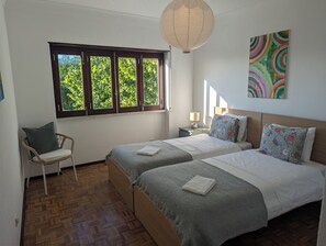 3 sovrum, skrivbord, ljudisolering och strykjärn/strykbräda