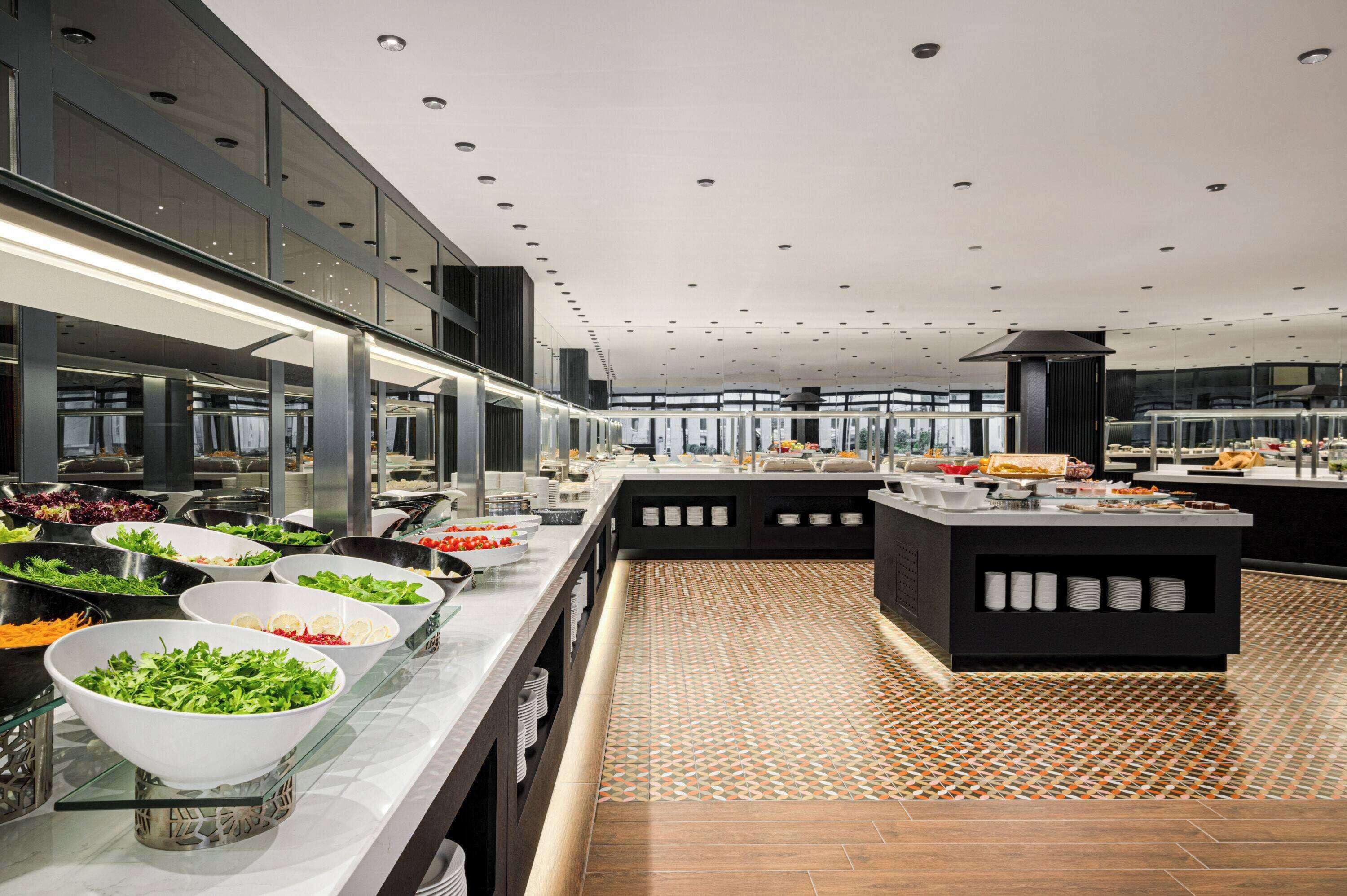 Päivittäinen buffetaamiainen maksusta