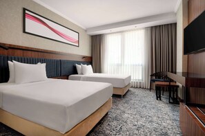 Premium bedding, free minibar items, in-room safe, desk - Ramada By Wyndham Gaziantep (Gaziantep)