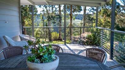 Otway Valley Lodge - Wood fired hot tub, Koalas in the garden