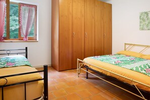 2 bedrooms, iron/ironing board, free WiFi, bed sheets - Holiday Home 'Casa Nel Bosco' with Wi-Fi (Cosio Valtellino)