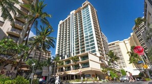 Exterior - Waikiki Condo - 1BR, 2BA, Sleeps 6 (Honolulu)