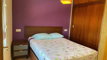 1 bedroom, free WiFi, bed sheets