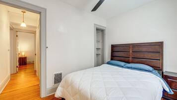 2 bedrooms, WiFi, bed sheets
