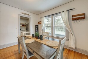 Dining - 8 Mi to Micron Technology! River-View Apt (Phoenix)