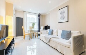 Smart TV - Cosy flat in Notting Hill (London)