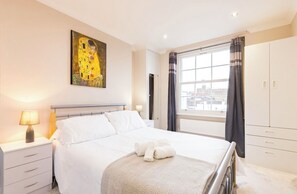 1 bedroom, iron/ironing board, free WiFi, bed sheets - Cosy flat in Notting Hill (London)