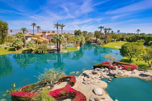 Mirabella Estate with Private Lake