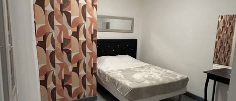 1 habitación, wifi y ropa de cama