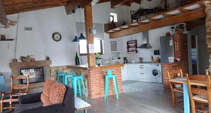 Finca 'Casa Rural Gorriones' mit privatem Pool, privatem Garten und WLAN