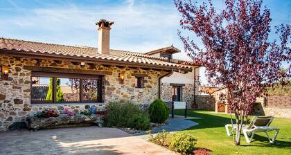 Casa Rural Gorriones – Country Estate with Pool and Garden in Salamanca