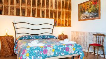 7 bedrooms, iron/ironing board, free WiFi, bed sheets