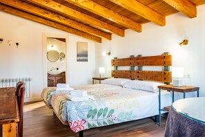 7 habitaciones, tabla de planchar con plancha y wifi gratis 