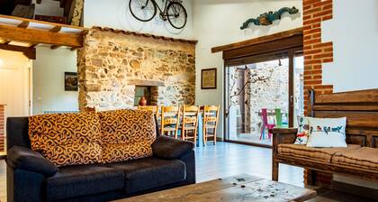 Casa rural 'Casa Rural Gorriones' con piscina privada, jardín privado y Wi-Fi