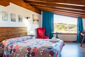 7 quartos, ferros/tábuas de passar roupa, Wi-Fi de cortesia