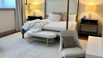 4 bedrooms, desk, iron/ironing board, WiFi