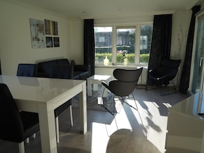 House | Dining - Chalet in a Residence Near sea (Arnhem)