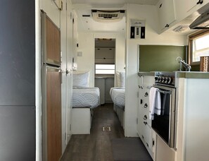 1 bedroom, desk, free WiFi, bed sheets - *NEW* Vintage Camper on the Dunes~ Sand Hills Resort (St. Anthony)