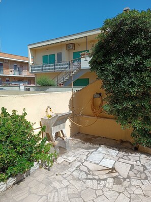 Property grounds - House by the sea with large equipped garden (Torvaianica)