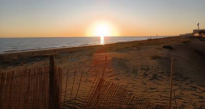 House by the sea with large equipped garden