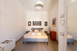 1 quarto, ferros/tábuas de passar roupa, Wi-Fi, roupa de cama