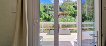 Apartment 'Nica's Home' with Mountain View, Shared Terrace and Air Conditioning